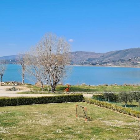 Appartamento Lago Trasimeno - Torricella Pg Bagian luar foto