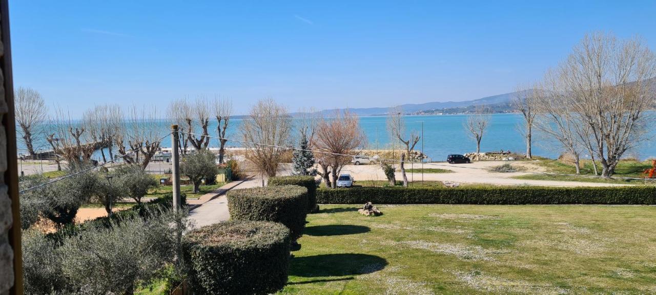 Appartamento Lago Trasimeno - Torricella Pg Bagian luar foto